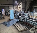 Появились кадры с места гибели молодого сахалинца в токарном цехе