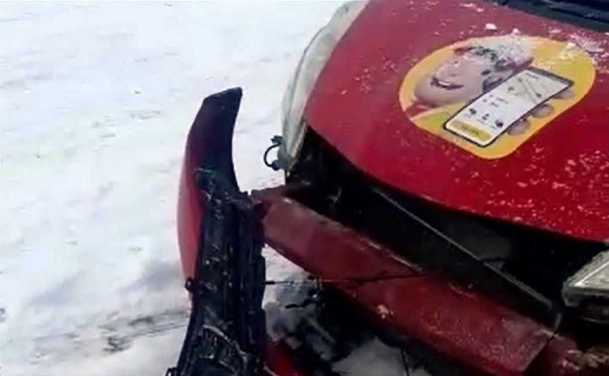 Сахалинец снимал на видео место своего ДТП, а в объектив попала ещё одна авария 