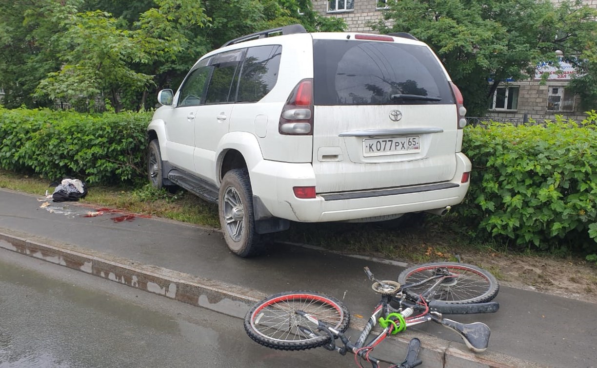 Внедорожник сбил велосипедиста в Южно-Сахалинске