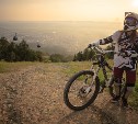 Велосипедисты съедут с вершины «Горного воздуха» по Западному склону