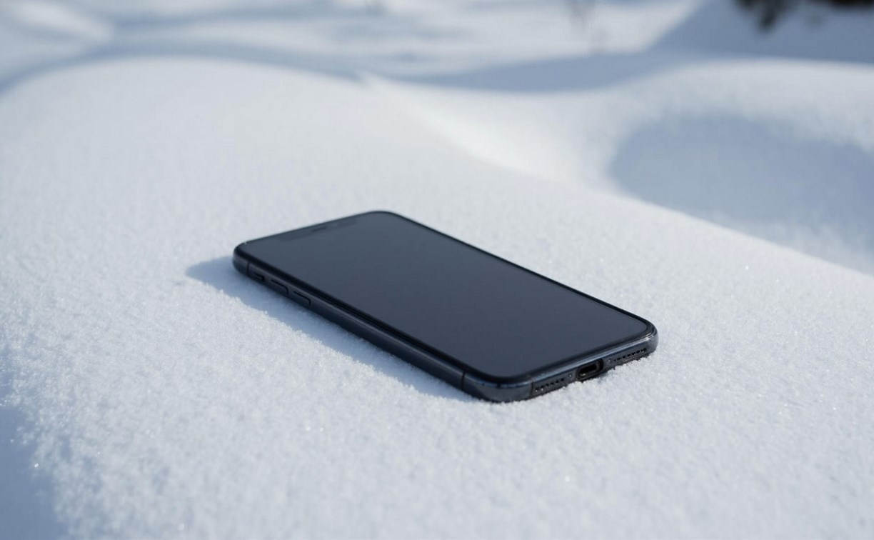 В Корсакове охранник нашёл устройство у входа в школьный двор и стал фигурантом уголовного дела