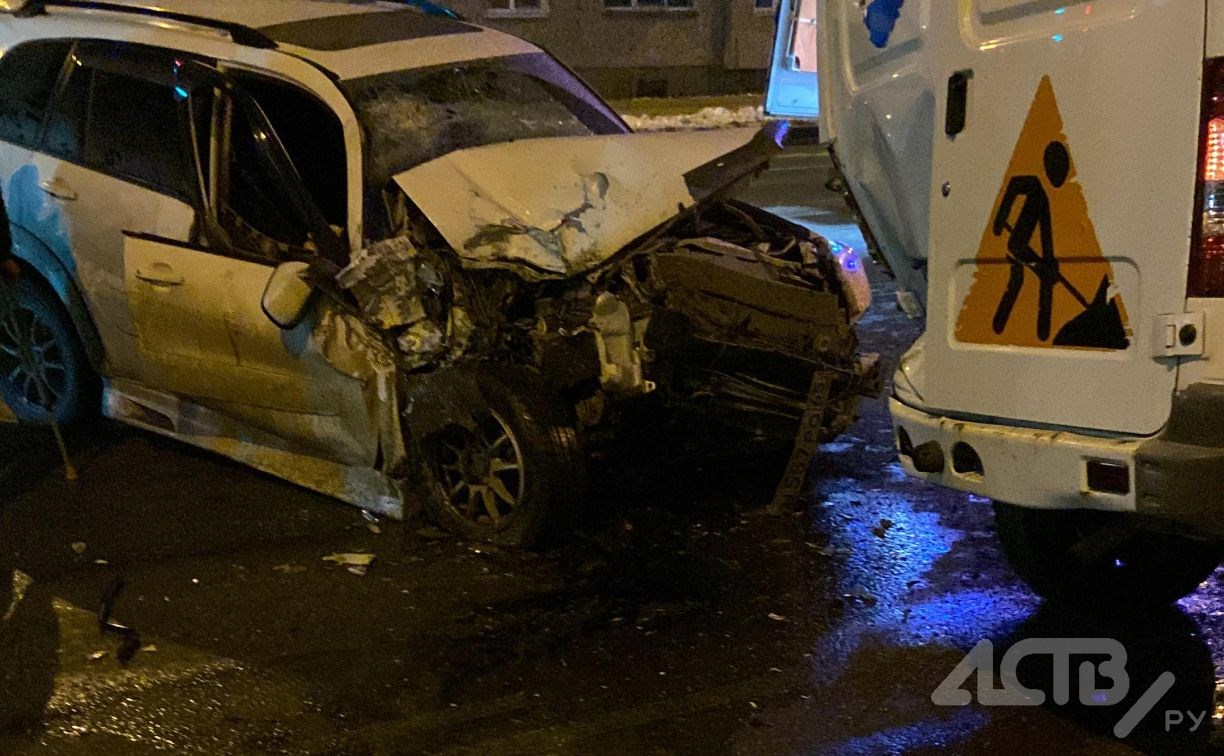"Пострадавшего увезли в больницу": массовое ДТП произошло в Южно-Сахалинске