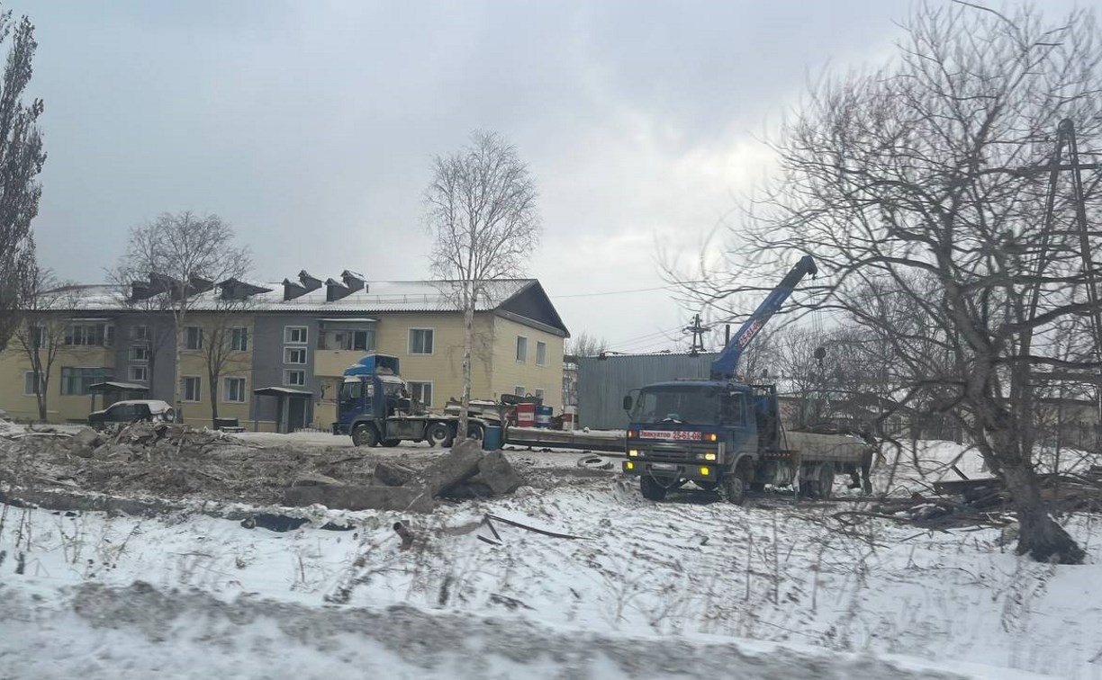 В Углегорском округе продолжают снос аварийных домов