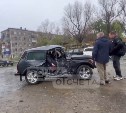 В Холмске "Ниву" отбросило на пешехода после жесткого ДТП 