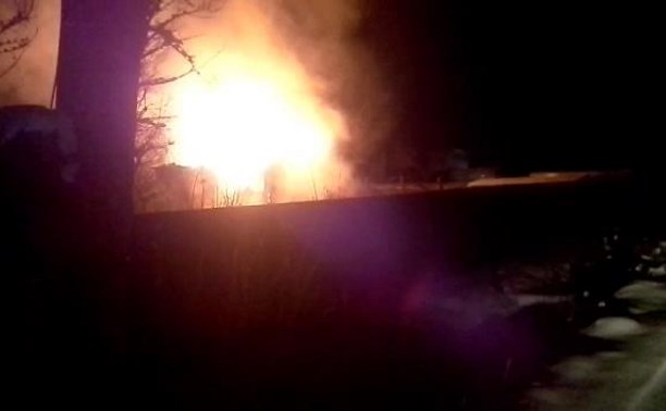 Двухэтажный частный дом сгорел в Южно-Сахалинске