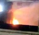 Сторожка загорелась на территории предприятия в Макарове