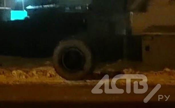 Очевидец: колесо на ходу отвалилось у рейсового автобуса Корсаков - Южно-Сахалинск