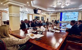 Политика и экономика