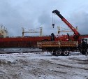 Водолазы осмотрят левый борт севшего на мель китайского судна у побережья Сахалина