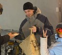 "Я счастлива от того, что помогла человеку", - рассказ волонтёров сахалинского движения "Вьюжный десант"