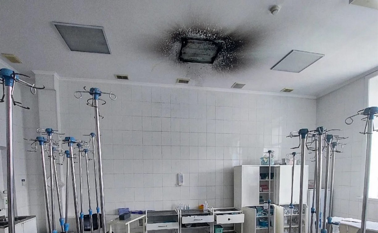 Пациентов эвакуировали во время возгорания в больнице в Южно-Сахалинске
