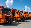 Десять комбинированных дорожных машин отправили в районы Сахалинской области