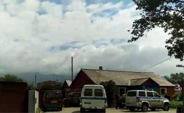 Гуляющего по крыше наркомана задержали полицейские в Южно-Сахалинске