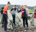 Полторы тысячи мешков мусора вывезли волонтеры с невельского пляжа