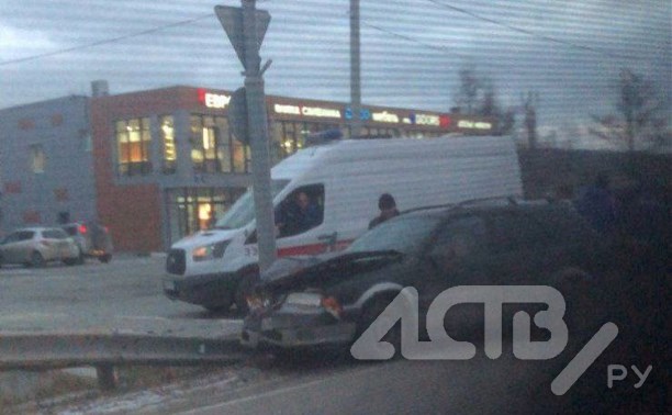 Очевидцы: пассажирка пострадала в ДТП на проспекте Мира в Южно-Сахалинске