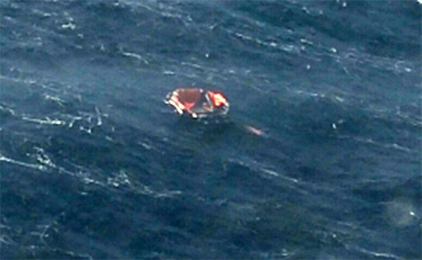 На месте пропажи «Востока» обнаружены два спасательных плота