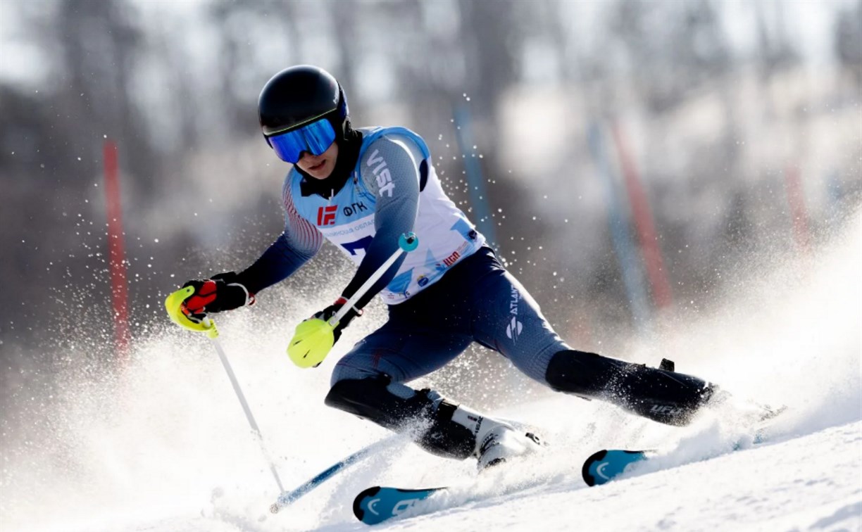 Алексей Бугаев и Варвара Ворончихина взяли первые места в слаломе на чемпионате России по парагорнолыжному спорту