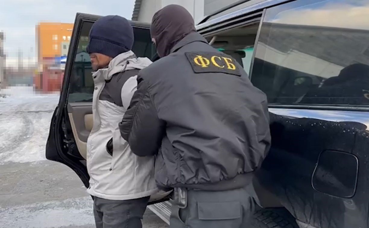 Сотрудники ФСБ задержали на Сахалине иностранца, причастного к публичному оправданию и пропаганде терроризма