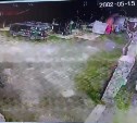 Питбайк похитили со двора дома в Южно-Сахалинске - предполагаемые воришки попали на камеру