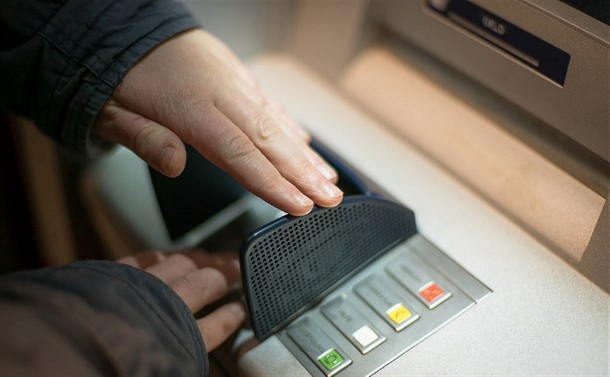 Сахалинцы всё больше отказываются от "кэша" в пользу банковских карт