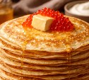 Россиянам рассказали, с чем нельзя есть блины на Масленицу