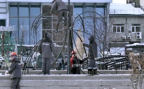 Скверы Южно-Сахалинска готовят к зиме