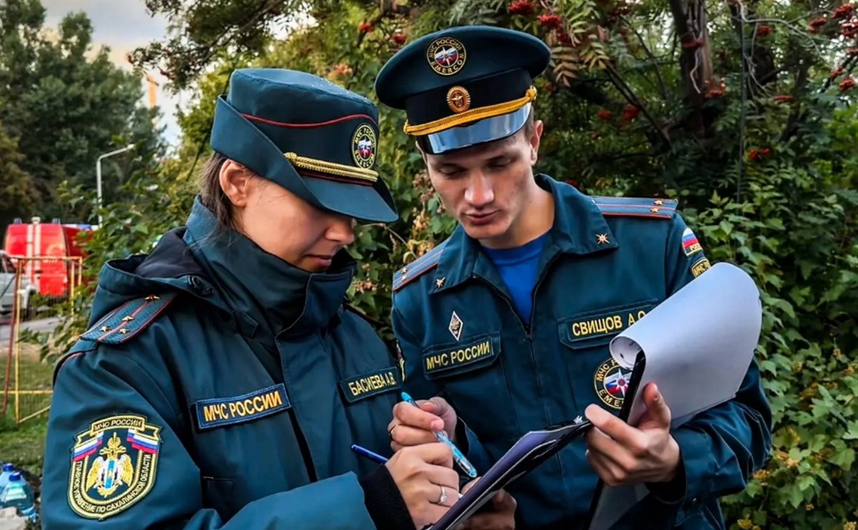 Назвали причину крупного пожара на Тихоокеанской улице в Южно-Сахалинске