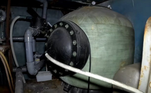 Сахалинский блогер показал недействующий оздоровительный комплекс с мрачной историей