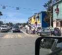 Зеленый сигнал светофора не спас пешехода от автомобиля в центре Южно-Сахалинска