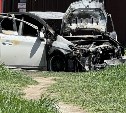 Легковушка сгорела на улице Комсомольской в Южно-Сахалинске