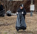 Школьный волонтерский отряд вышел на уборку в Дальнем