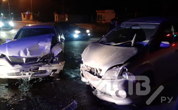 Водитель пострадал в серьёзном ДТП на Холмском шоссе в Южно-Сахалинске