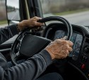 В Охинском районе нашли мёртвым водителя на рабочем месте