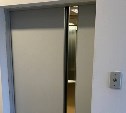 Лифт "сошёл с ума" в многоэтажке в Южно-Сахалинске
