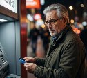 Сахалинец сначала забыл пин-код карты друга, а затем украл деньги с его счёта