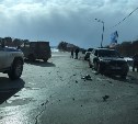 Suzuki Escudo и Toyota Noah столкнулись в Южно-Сахалинске
