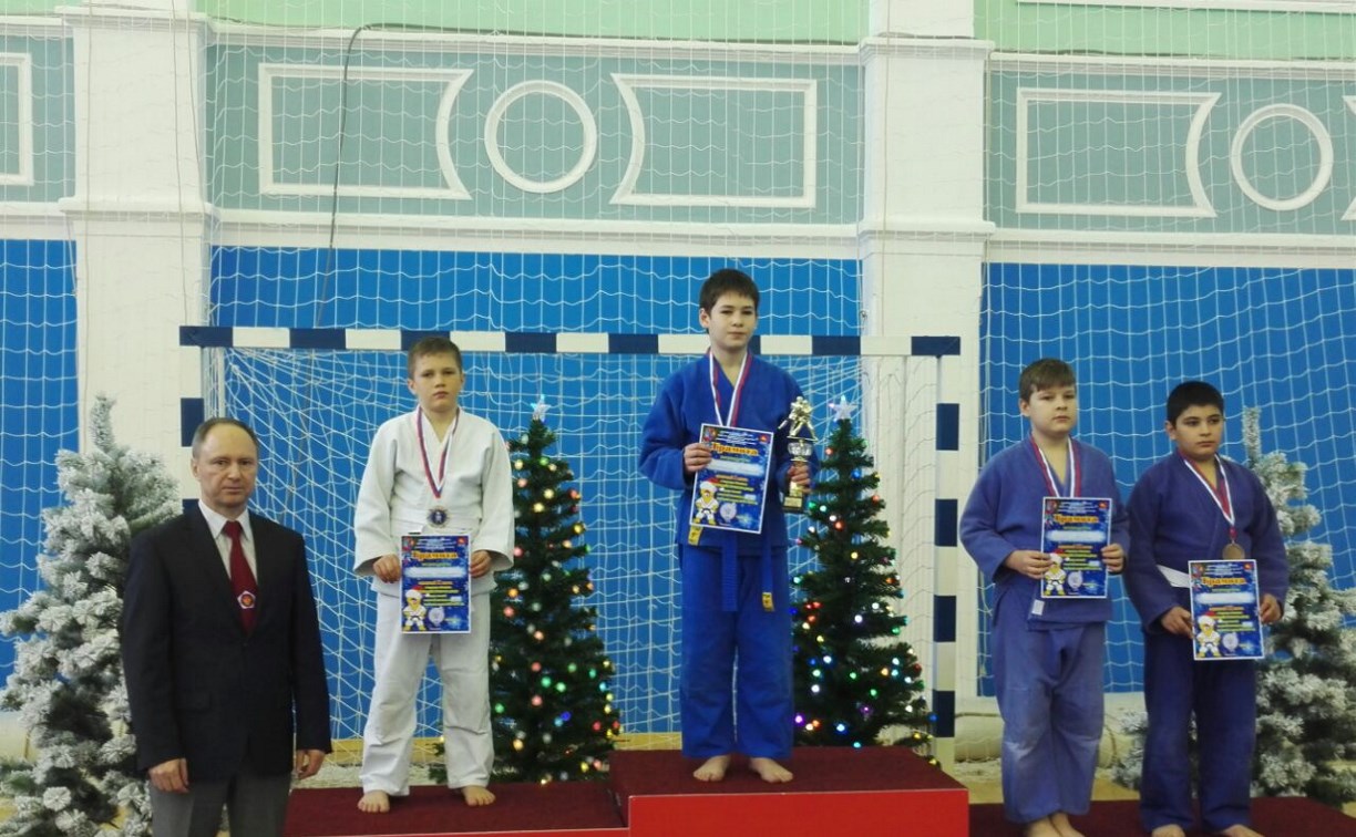 Юный сахалинец завоевал серебро турнира по дзюдо в Магадане