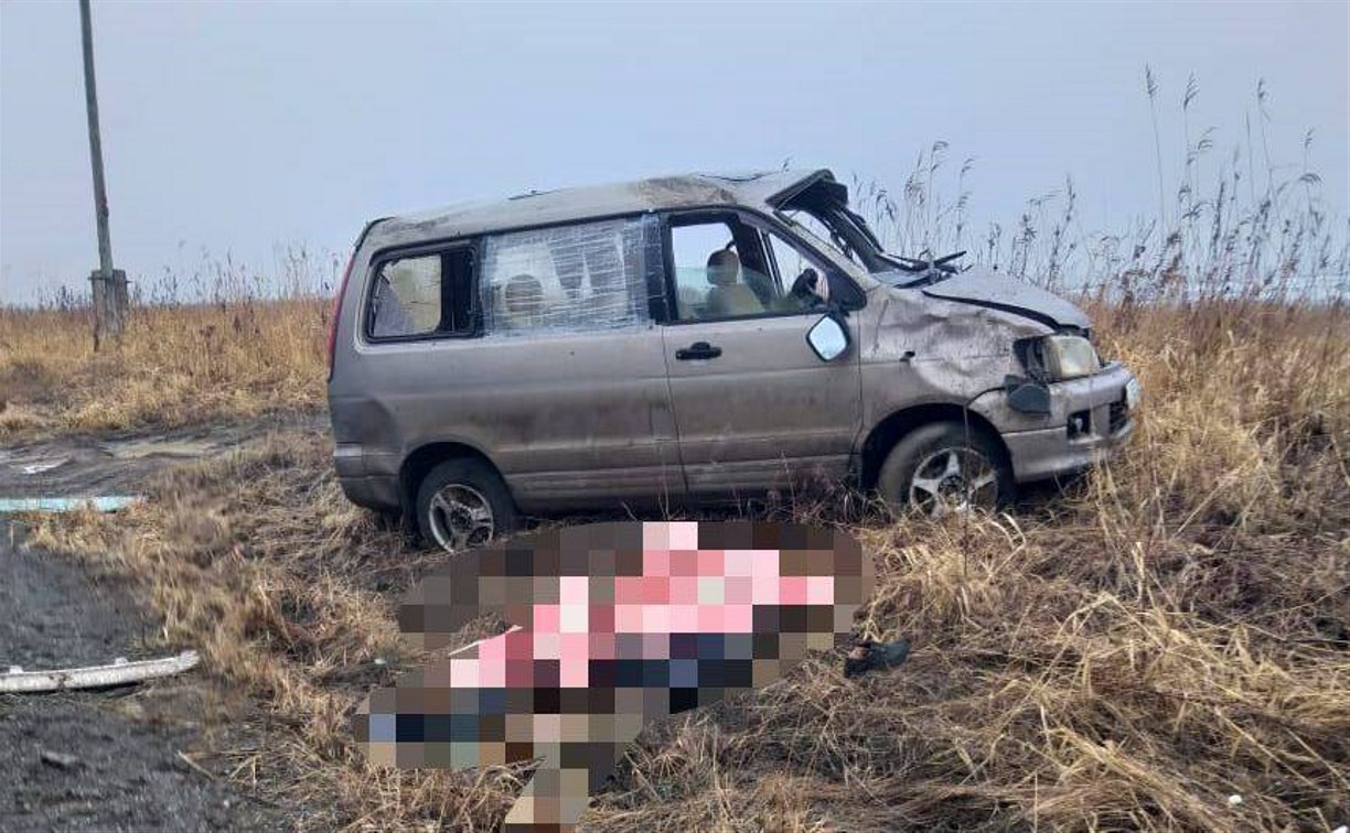 На Сахалине в ДТП погиб 44-летний водитель Toyota Noah, ранее лишённый прав