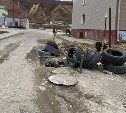 Жители Невельска просят убрать "катакомбы", которые зимовали у дома