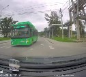 "Не видел сплошной": автобус в Южно-Сахалинске промчался по встречной полосе