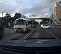 Видеорегистратор в Южно-Сахалинске за минуту зафиксировал три нарушения ПДД
