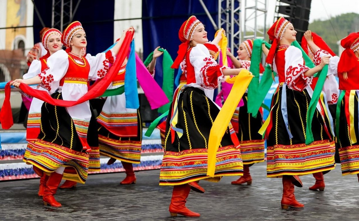 Пасмурная погода не помешала южносахалинцам отметить День России