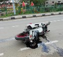 Женщина на "Тойоте" врезалась в мотоциклиста в Углегорске