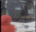 Рейсовый автобус столкнулся с автомобилем в Макаровском районе 