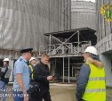 В Приморье мужчину насмерть засыпало зерном