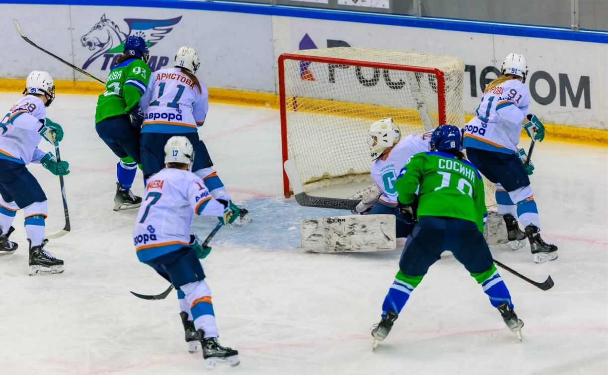 Женская хоккейная команда "Сахалин" одержала уверенную гостевую победу над "Агидель" 