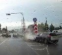 "Самоликвидатор": странное ДТП в Южно-Сахалинске попало в объектив видеорегистратора 