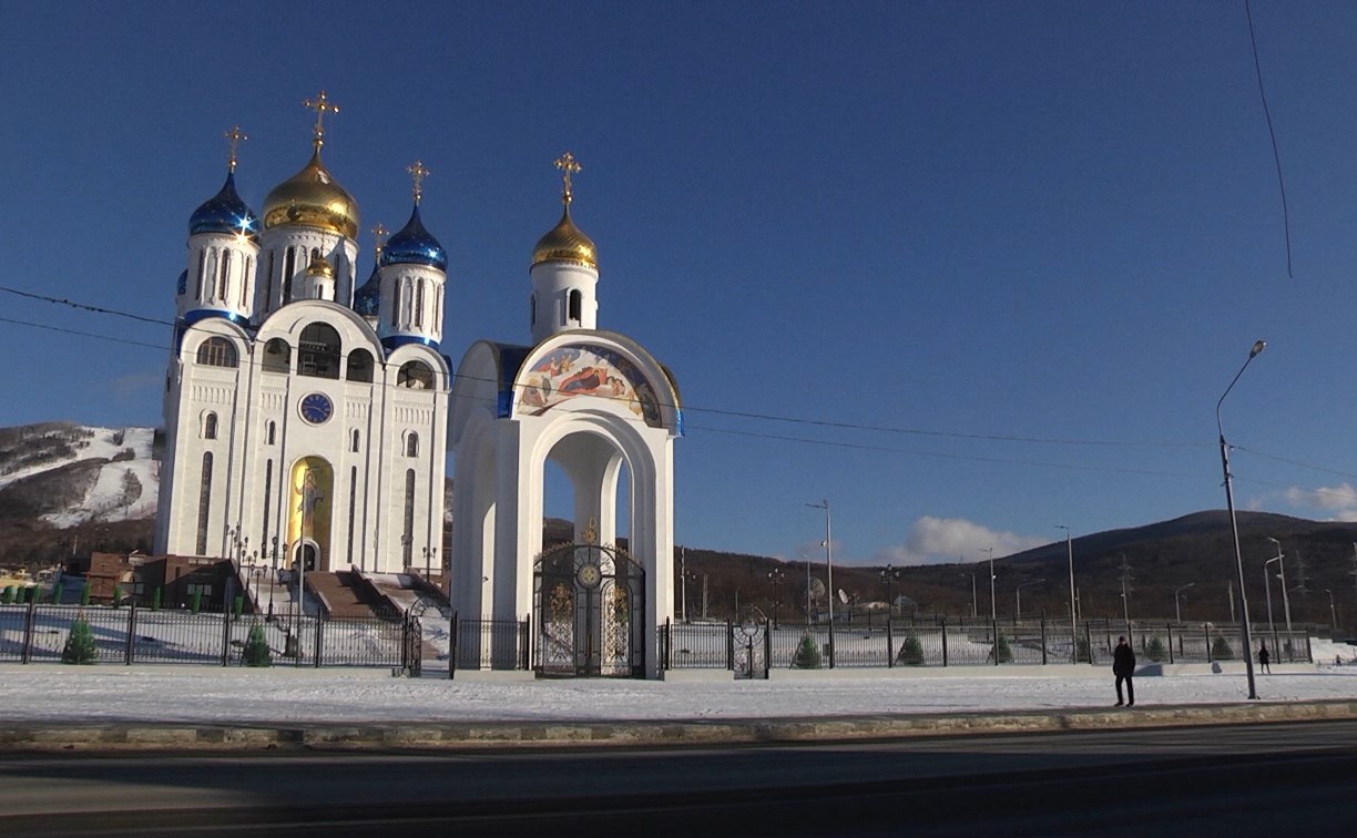 Молитвы против "вредоносного поветрия" начали читать в сахалинских храмах 