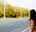 "Успела отскочить": лихач на Lexus едва не сбил женщину на "зебре" в Южно-Сахалинске