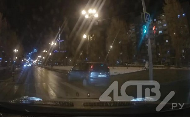 "Вот это вечерок": южносахалинец за 30 секунд встретил на дороге двух автохамов